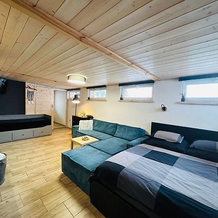 Apartman Kunst Korenov Bagian luar foto
